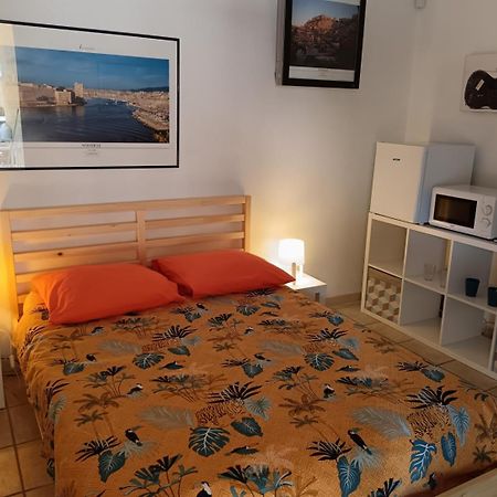 Chambre Privee Avec Piscine Марсилия Екстериор снимка
